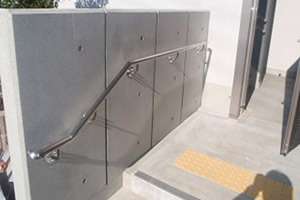 新築施工物件【 壁付 ステンレス手摺 】